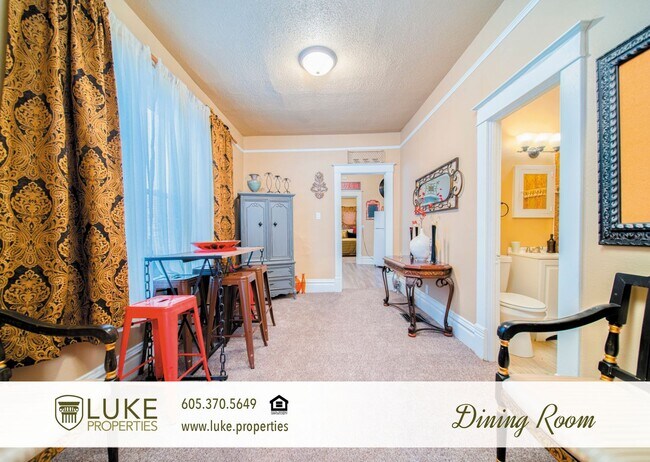 Building Photo - 803 1/2 S Main Ave-