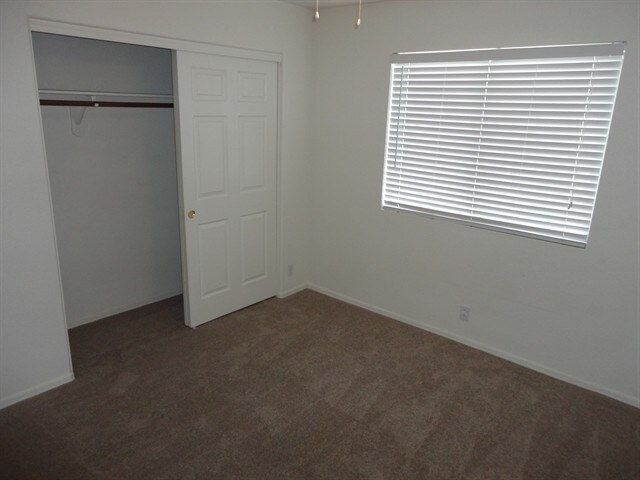 Building Photo - 955 S Del Rancho