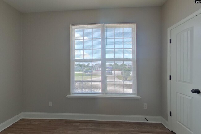 Building Photo - 11 Sedge Ct