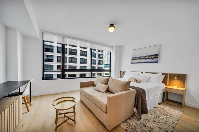 Building Photo - 225 N Miami Ave