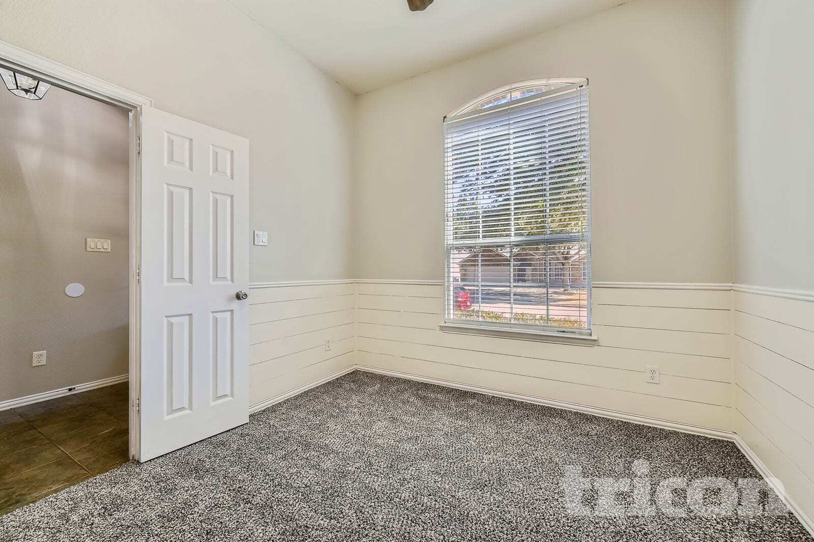 Building Photo - 2615 Hardwood Trail