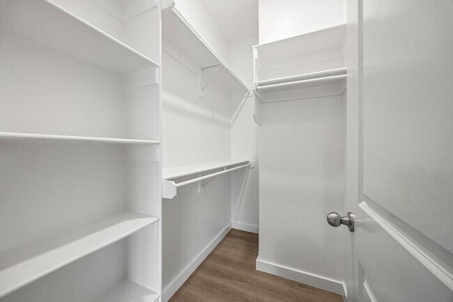 Building Photo - 2602 SW Convent St