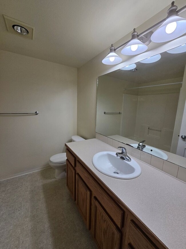 Building Photo - North Gilham Condo