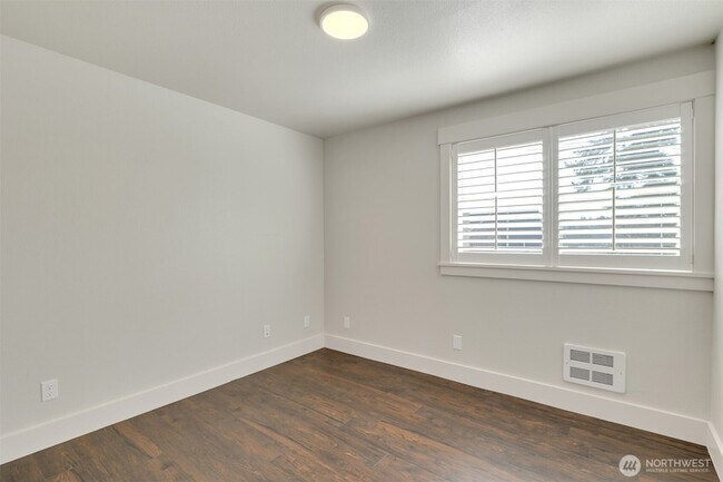 Building Photo - 1016 SW 152nd St