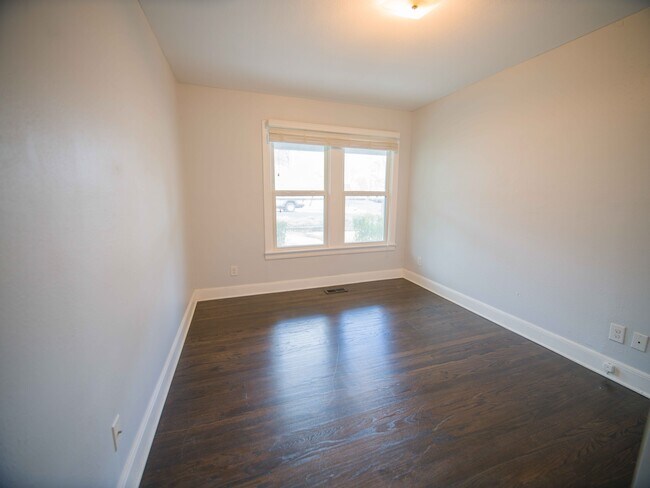 Building Photo - 701 Bouldin Ave