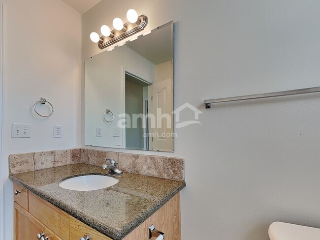 Building Photo - 11324 W Blake Dr