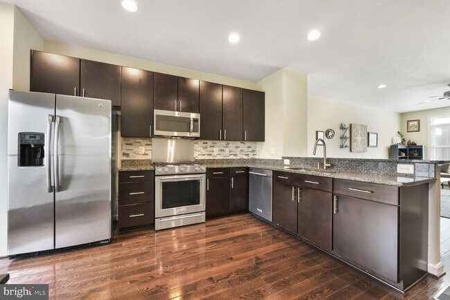 Building Photo - 20800 Duxbury Terrace
