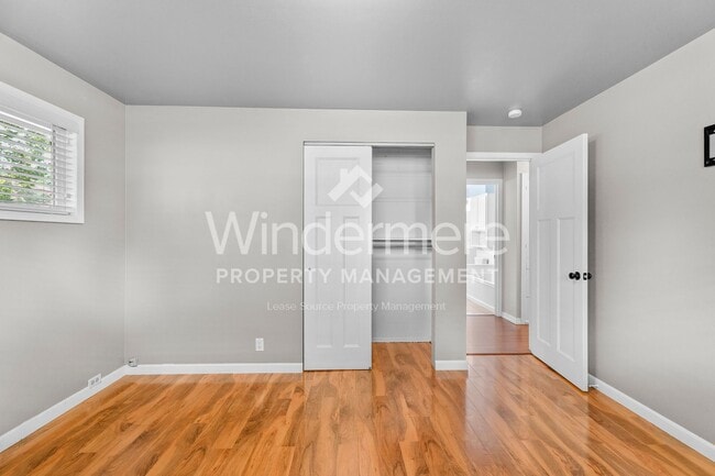 Building Photo - Desirable Rancher style home located in Ce...