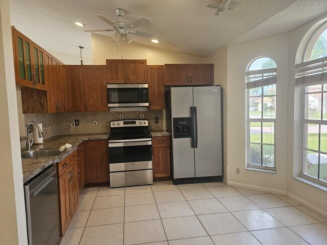 Building Photo - 5220 Rosen Blvd