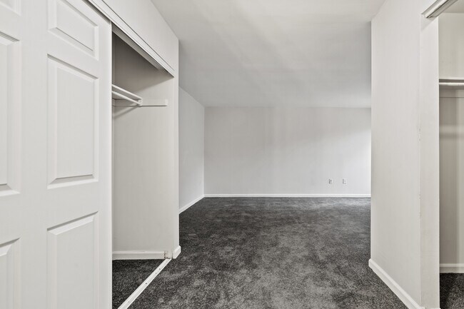 Building Photo - 142 Georgetown Rd