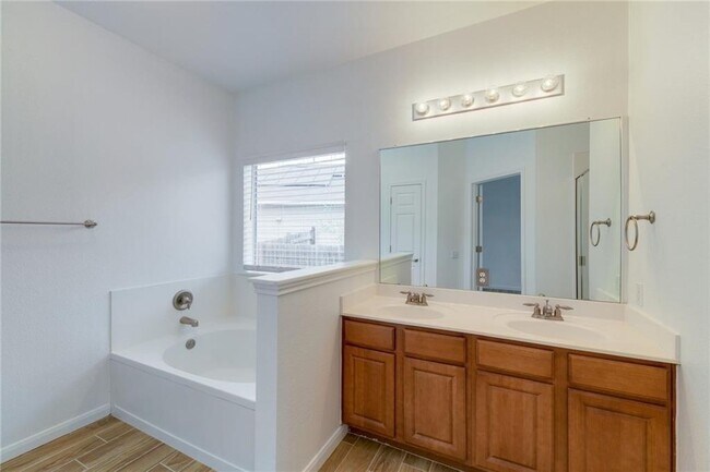Building Photo - 3801 Bronco Bend Loop