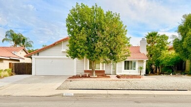 Building Photo - Recently updated Single-Story Home in the lovely community of Wildomar!