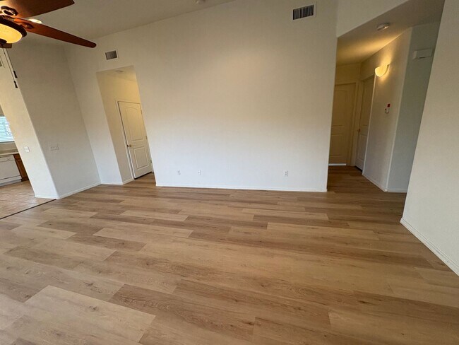 Building Photo - Four bedroom in Vail School District
