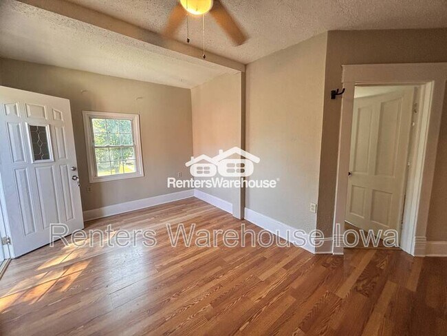 Building Photo - 416 8th St