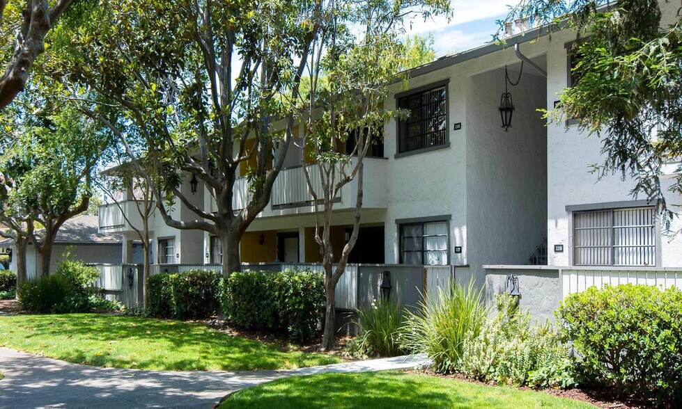 Primary Photo - 20200 Lucille Ave