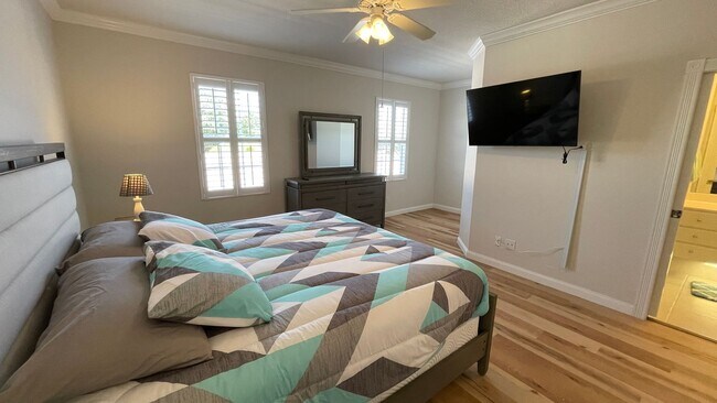 Building Photo - Furnished Short Term Rental