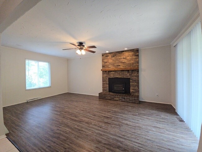 Building Photo - 6386 Taylor Rd