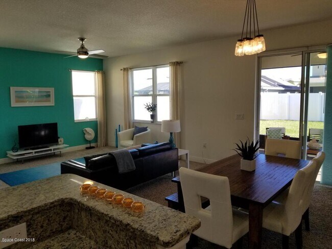 Building Photo - 3167 Constellation Dr