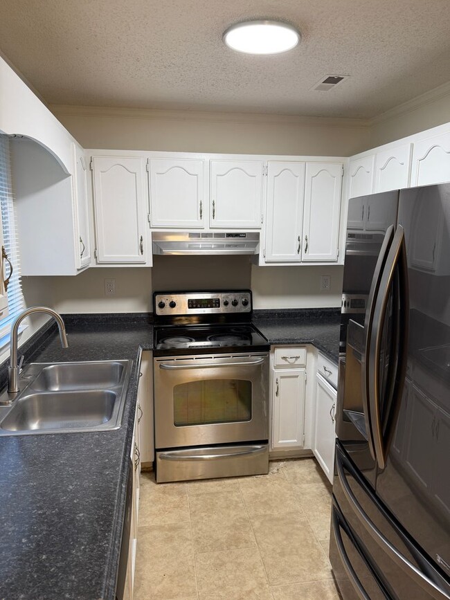 Building Photo - 12800 Levins Hall Rd
