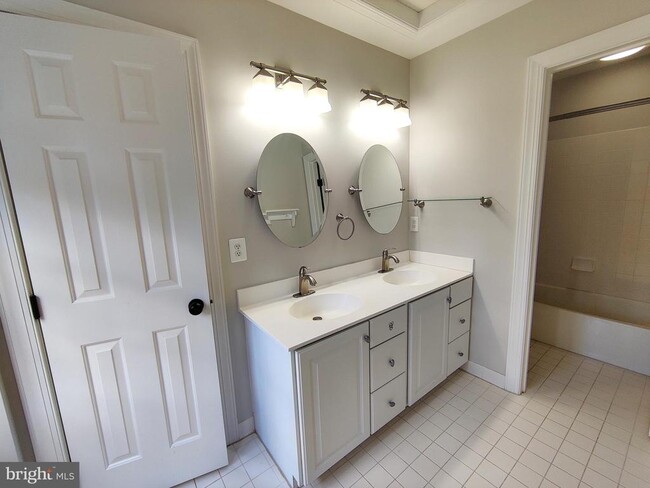 Building Photo - 7500 Tahoe Ct