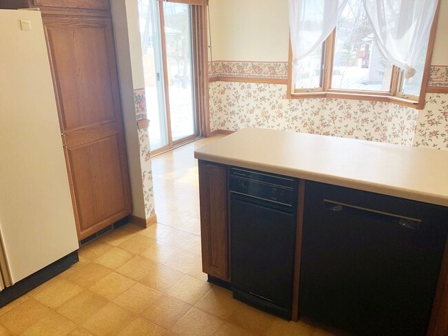 Building Photo - 3 Bedroom, 3 Bath Home With 2-Car Attached Garage In Rothschild