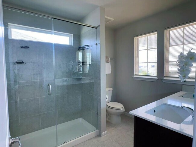 Building Photo - 9709 Morning Iris Dr