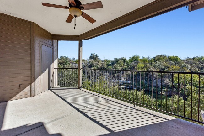 Floorplan - Waters Edge Apartment Homes