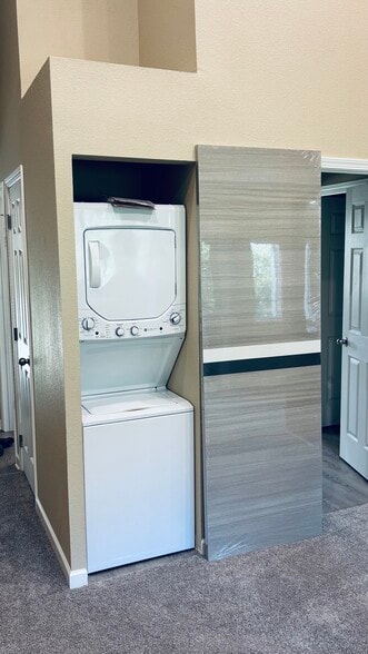 Building Photo - 9971 SE Talbert St