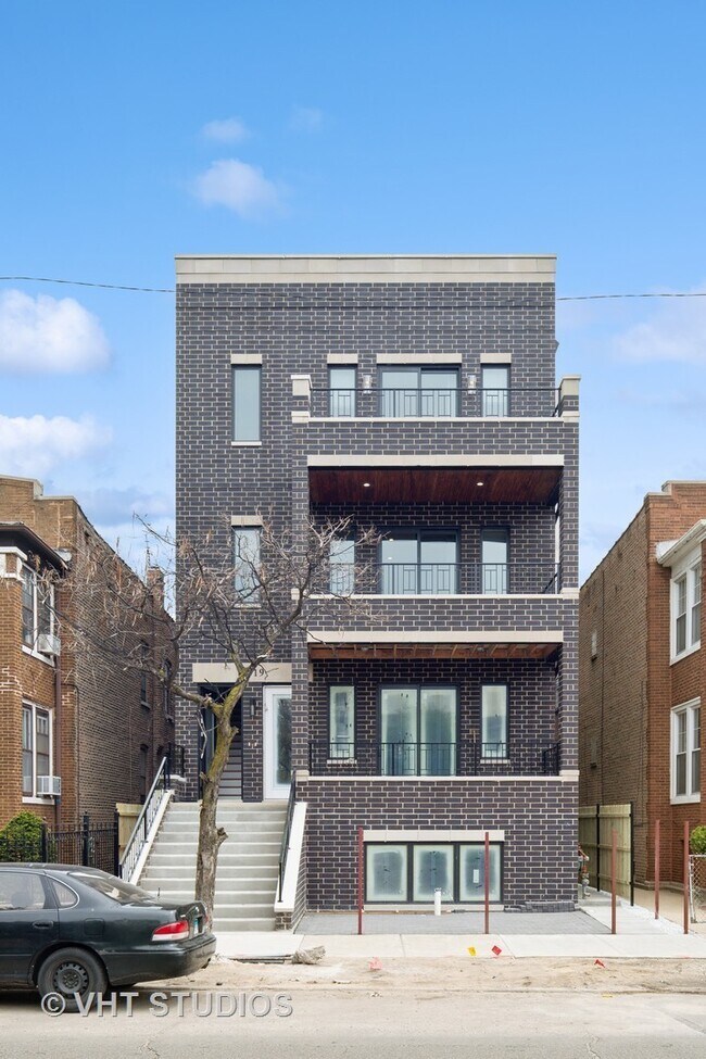 Building Photo - 4819 N Ashland Ave