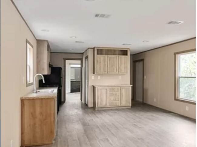 Building Photo - 115 Totem Pole Dr