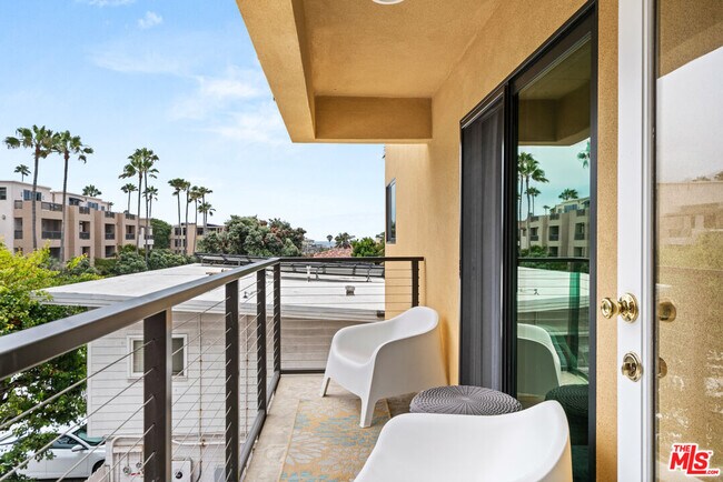 Building Photo - 457 Coast Blvd