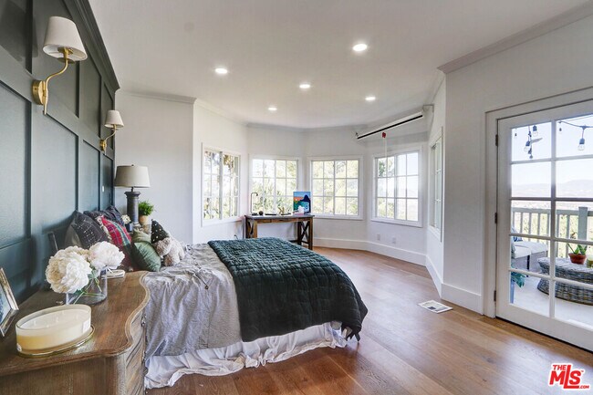 Building Photo - 456 S McKnight Rd