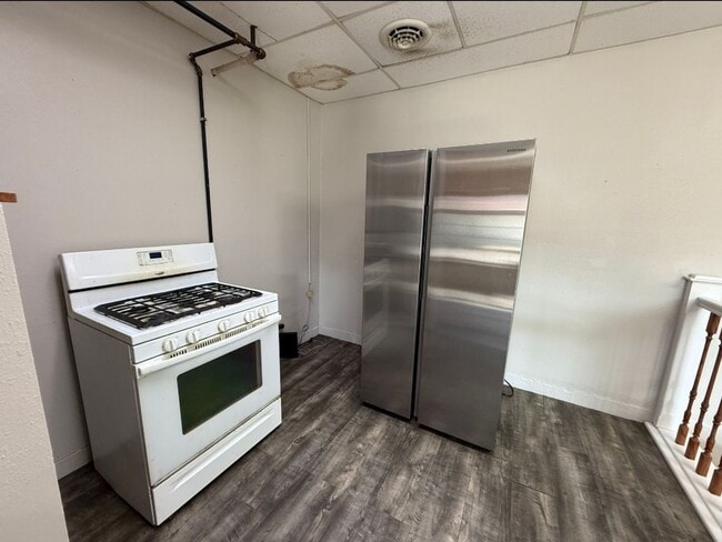Building Photo - Blue Mound 1 bed, 1 bath