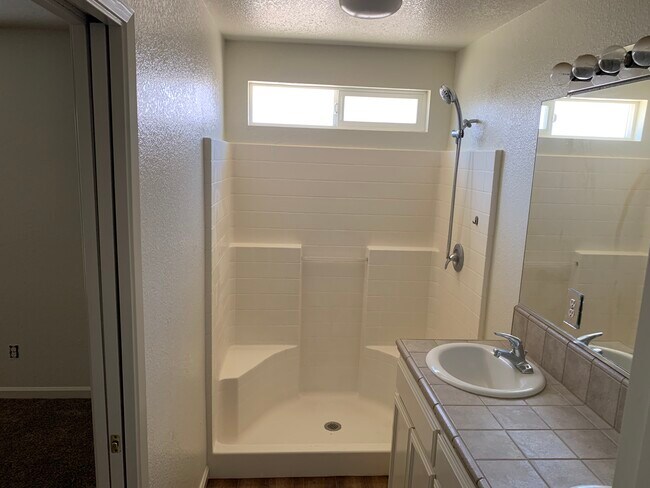 Building Photo - 1615 Great Basin Dr