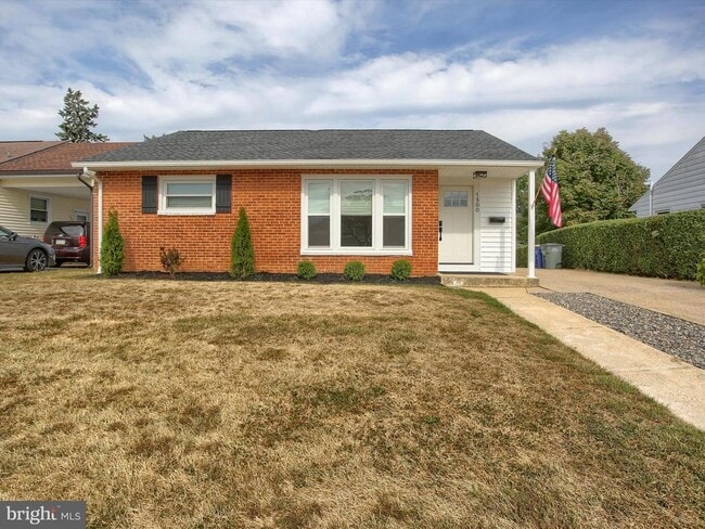 Building Photo - 1300 Strafford Rd