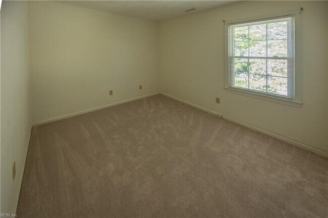 Building Photo - 1045 Backwoods Rd