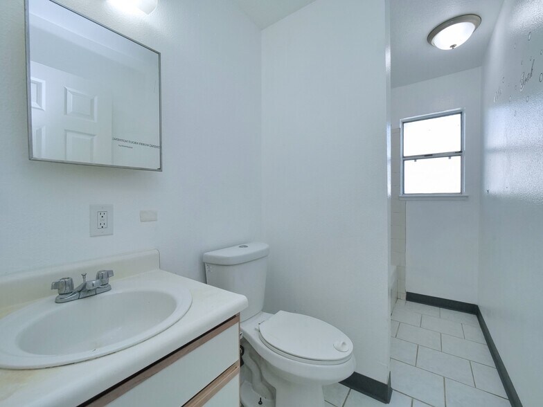 Bath #1 of 2 - 7226 Fresno St