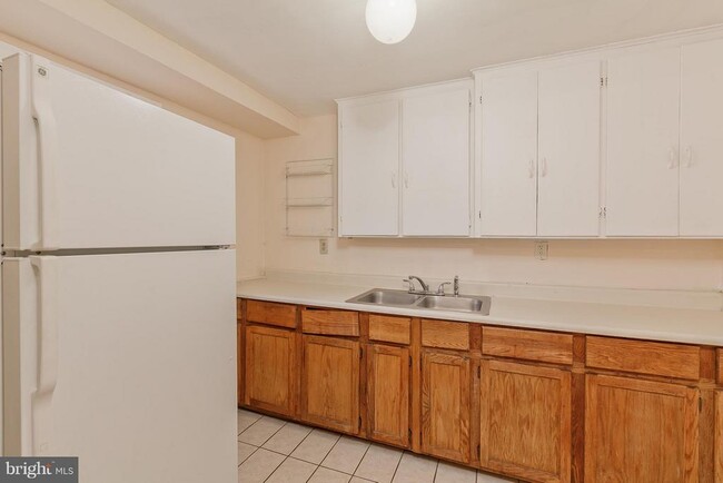 Building Photo - 908 Prospect St