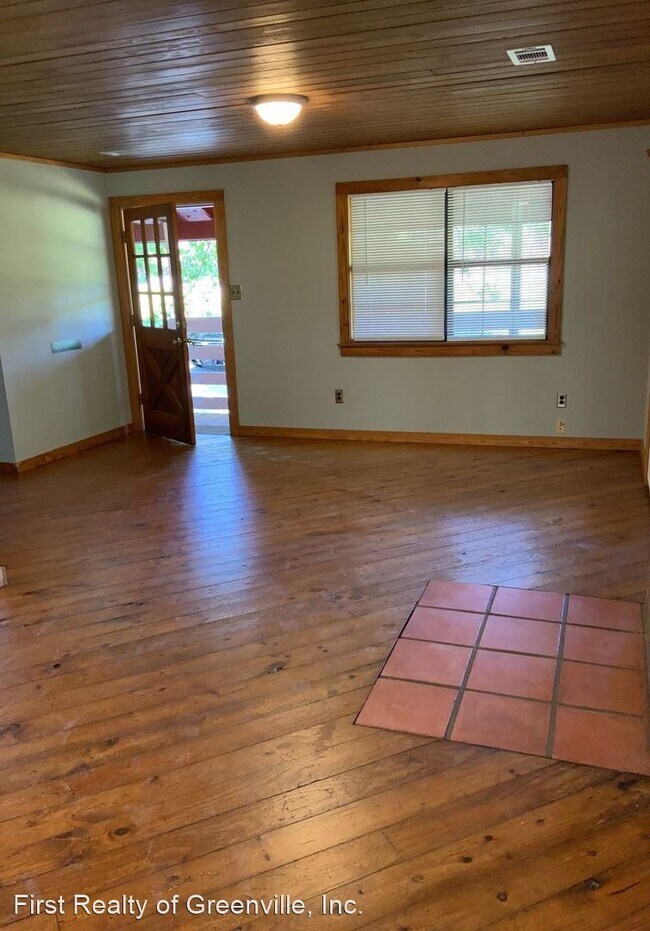 Building Photo - 2 br, 1 bath House - 296 Wagon Wheel Rd.
