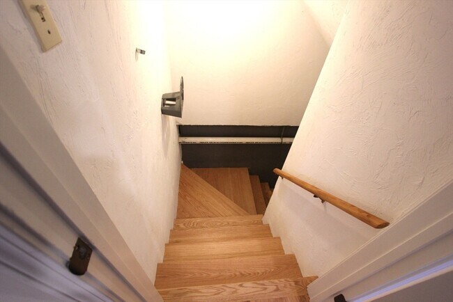 Building Photo - 4 Pinecrest Village