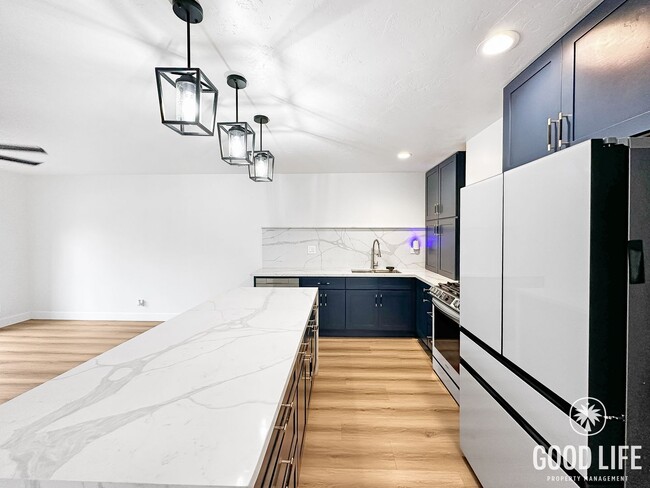 Building Photo - Stylish 2BR in Gated Community | Pool, Jacuzzi & Balcony