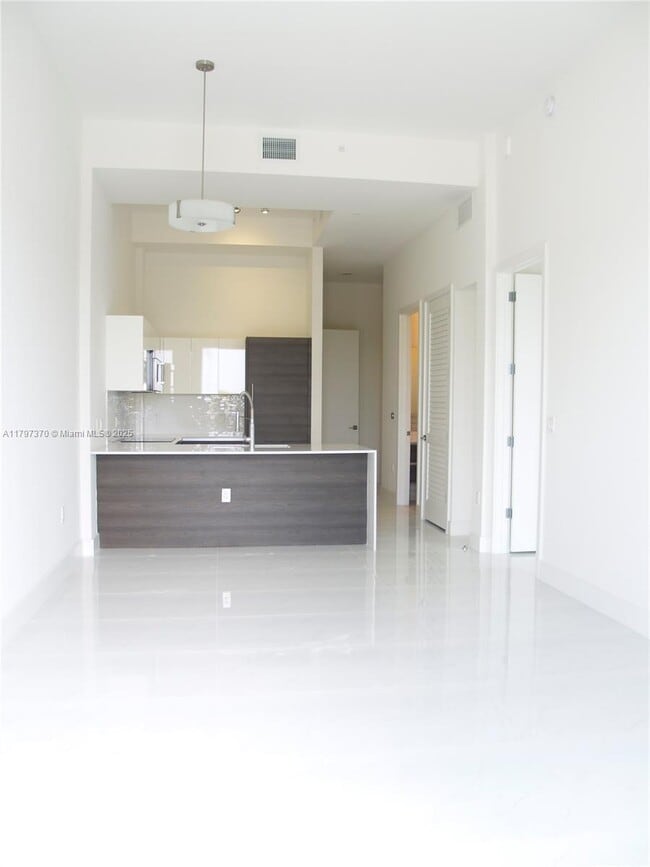 Building Photo - 301 Altara Ave