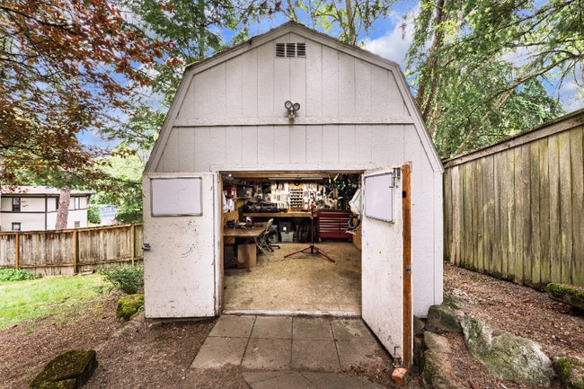 Building Photo - 6960 93rd Ave SE
