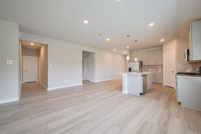 Building Photo - 6306 Brahman Ct
