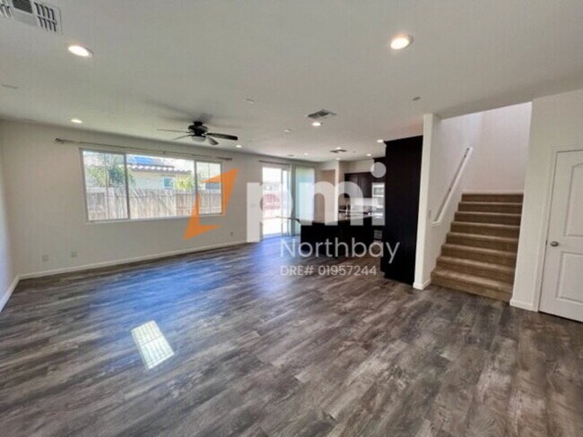 Building Photo - 406 Alyssum Dr