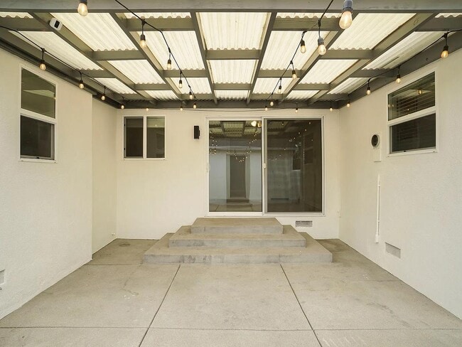 Building Photo - 2827 Ceilhunt Ave