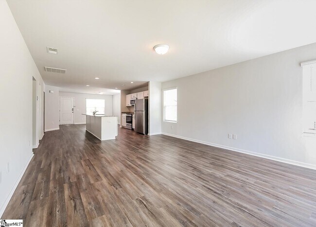 Building Photo - 450 Pollyanna Dr