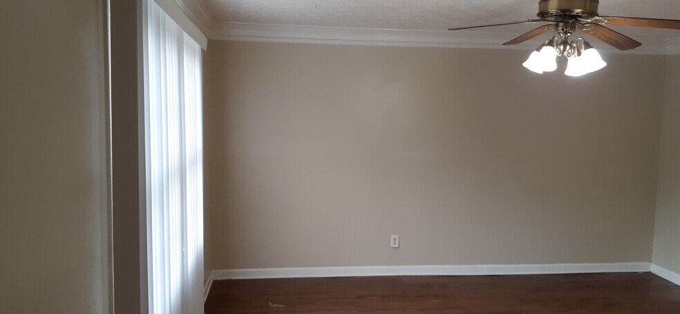 Bedroom - 3024 Spruce Cir