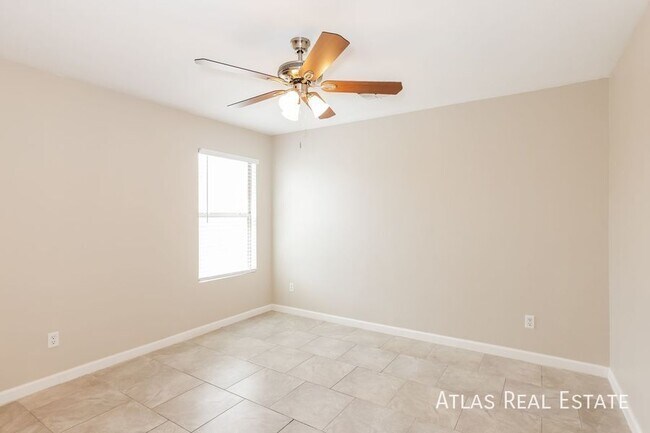 Building Photo - 11171 W Garfield St