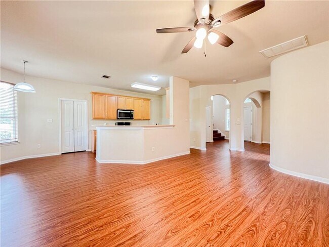 Building Photo - 1009 Hidden View Pl